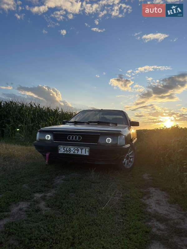 Седан Audi 100 1989 в Чорткові