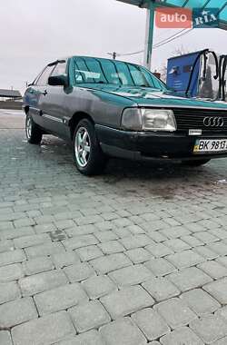 Седан Audi 100 1986 в 