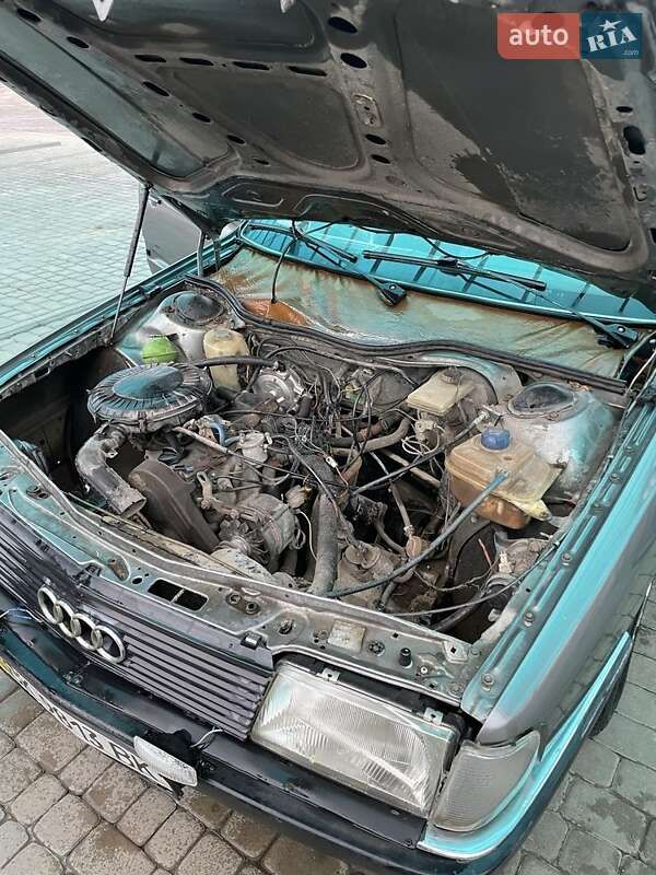 Седан Audi 100 1986 в Березному