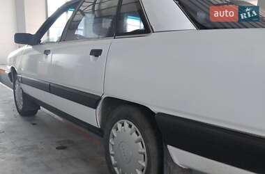 Седан Audi 100 1989 в Чернівцях