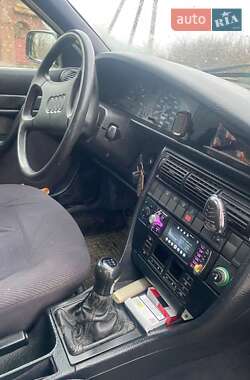 Седан Audi 100 1992 в 