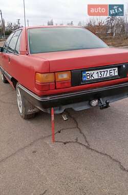 Седан Audi 100 1990 в Зарічному