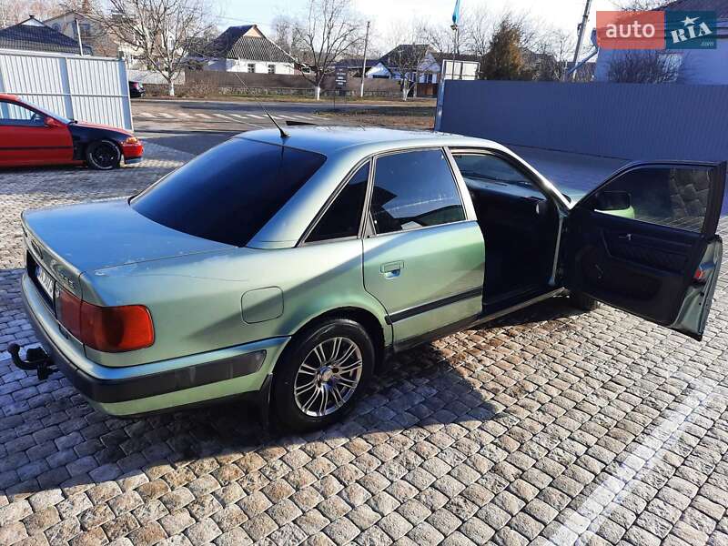 Седан Audi 100 1991 в Шполі