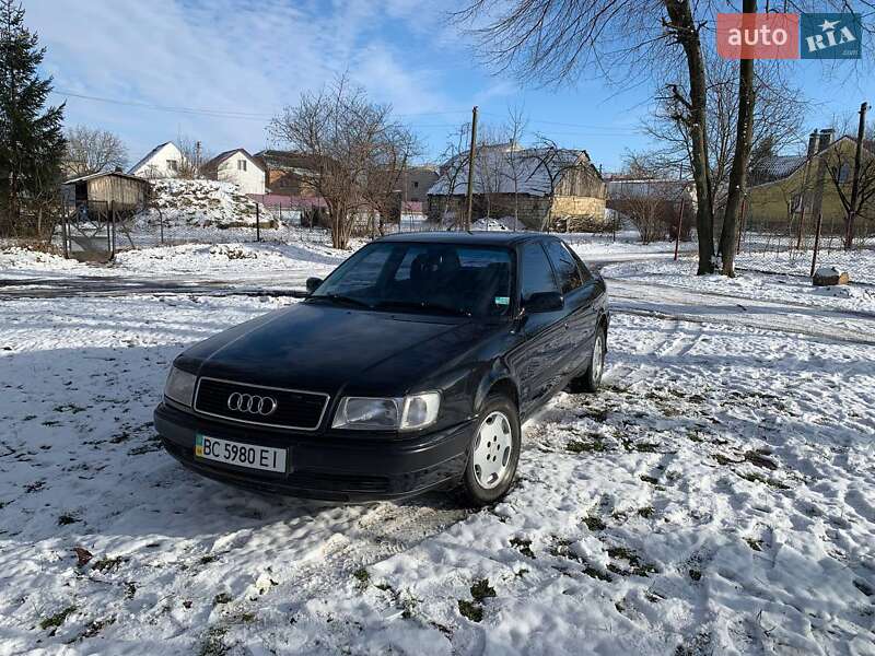 Седан Audi 100 1993 в Золочеві