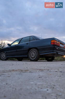 Седан Audi 100 1988 в 
