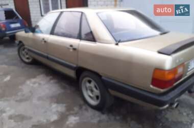 Седан Audi 100 1987 в Лубнах