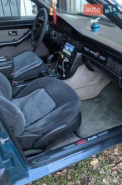 Седан Audi 100 1989 в 