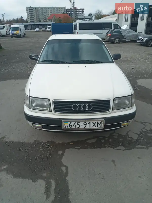 Audi 100