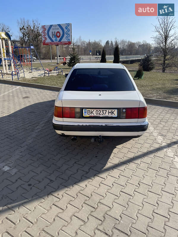 Седан Audi 100 1993 в Дубно