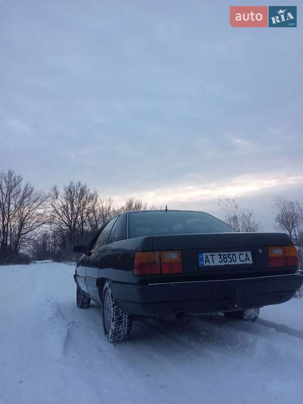 Седан Audi 100 1988 в Чорткове