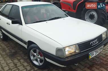 Седан Audi 100 1986 в Луцке