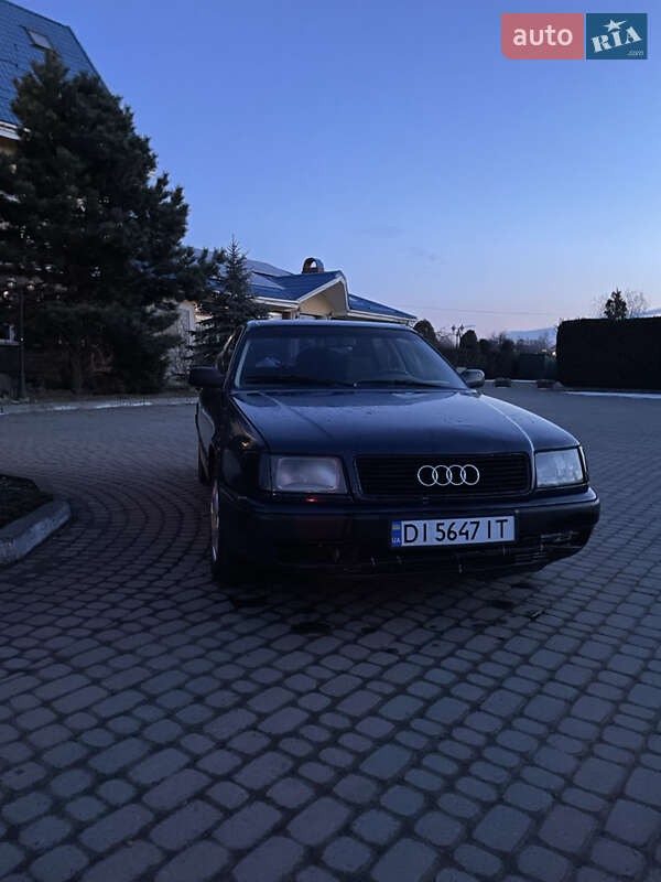 Седан Audi 100 1991 в Долине