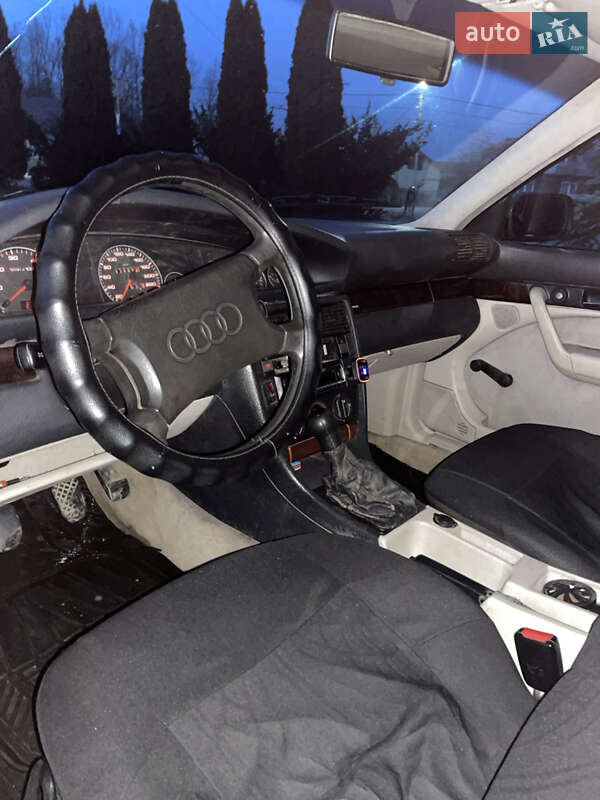 Седан Audi 100 1991 в Долине