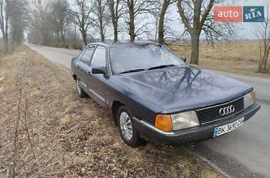 Седан Audi 100 1985 в Березному