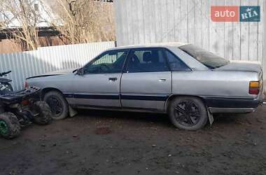 Седан Audi 100 1987 в Кельменцях