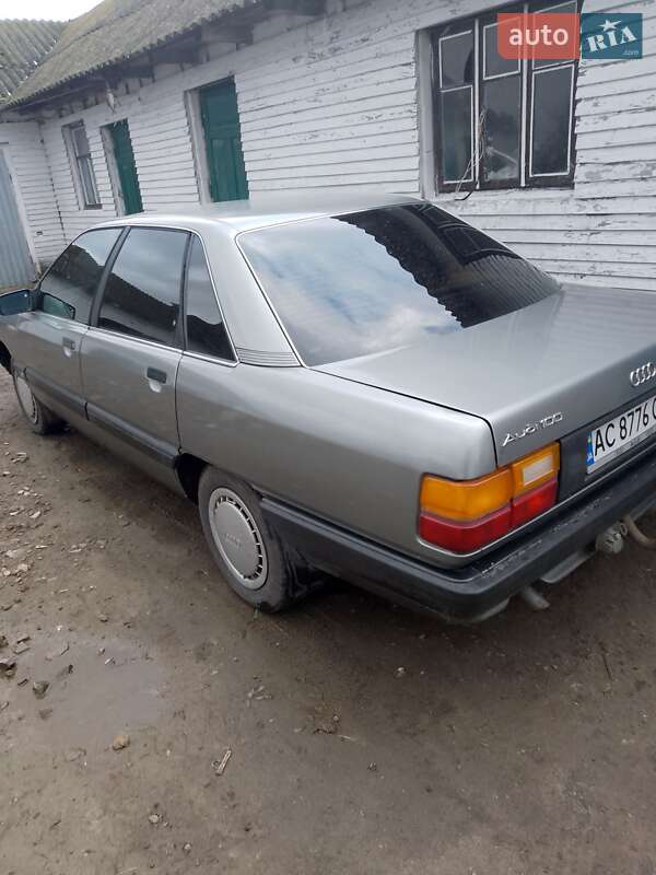 Седан Audi 100 1989 в Володимирі