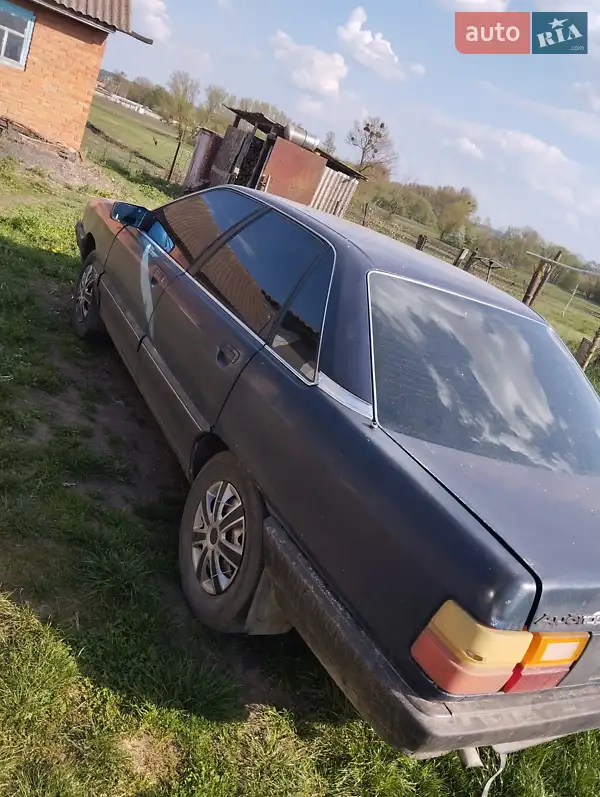 Audi 100