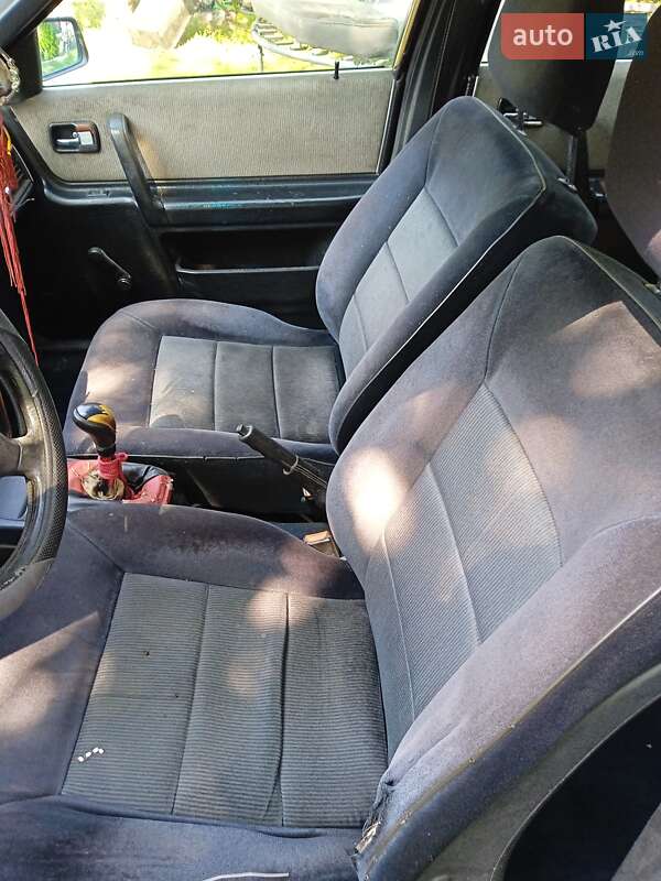 Седан Audi 100 1986 в Яворові