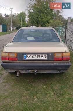 Седан Audi 100 1989 в 