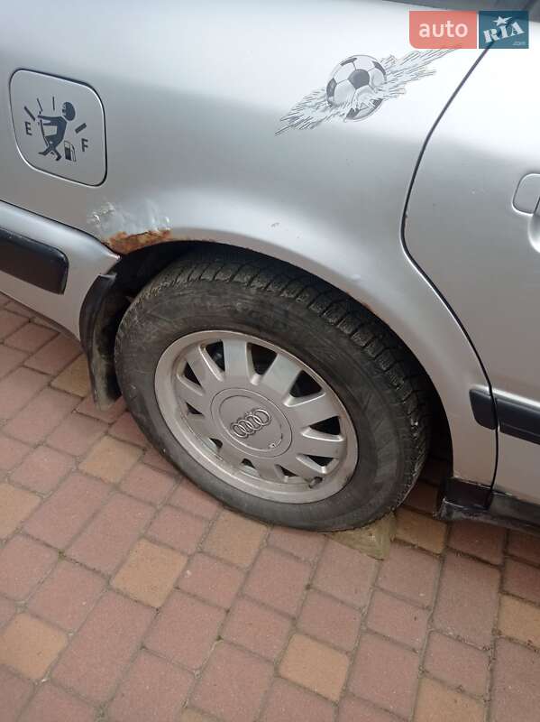 Седан Audi 100 1992 в Черновцах