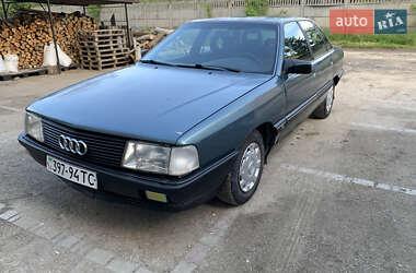 Седан Audi 100 1989 в Самборі