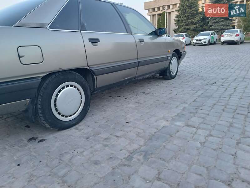 Седан Audi 100 1990 в Кам'янець-Подільському