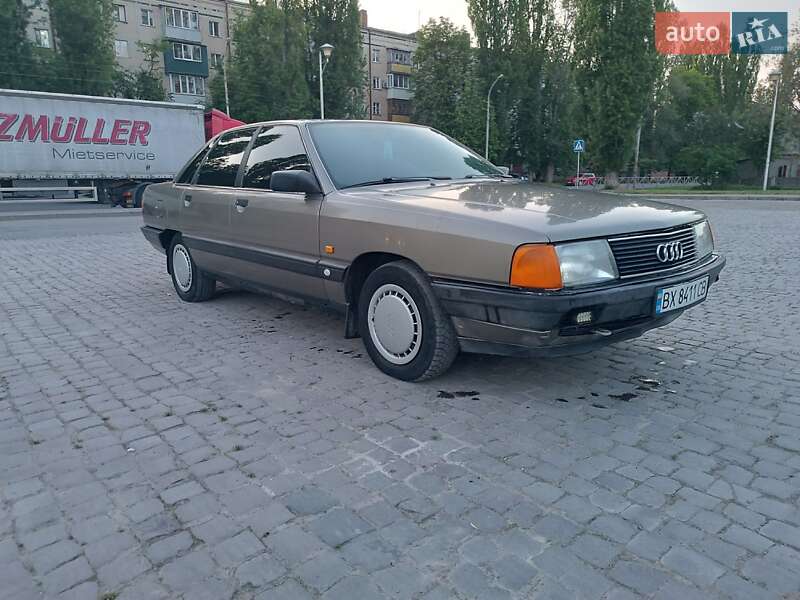Седан Audi 100 1990 в Кам'янець-Подільському