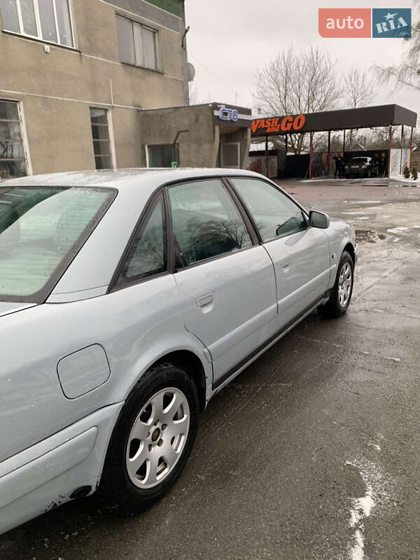 Седан Audi 100 1994 в Киеве