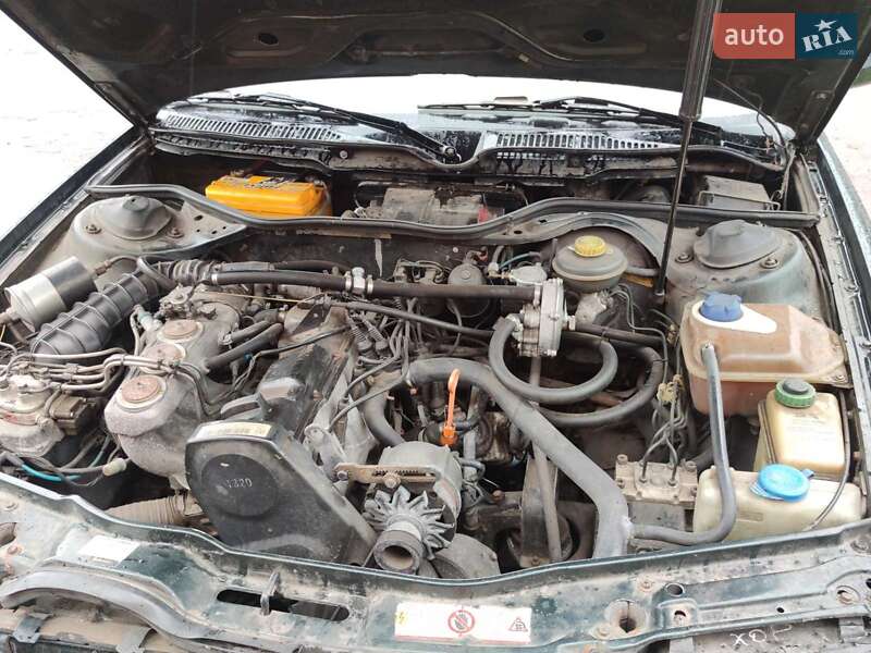 Седан Audi 100 1992 в Яготине