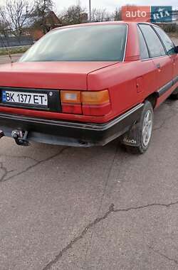 Седан Audi 100 1990 в Заречном