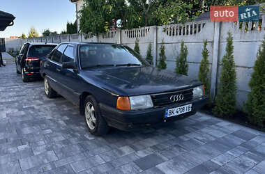 Седан Audi 100 1983 в Ровно