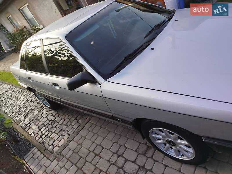 Седан Audi 100 1989 в Мукачево