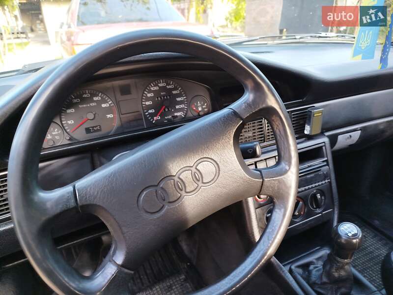 Седан Audi 100 1989 в Мукачево