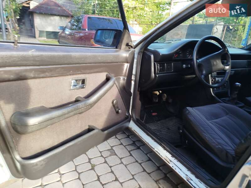Седан Audi 100 1989 в Мукачево
