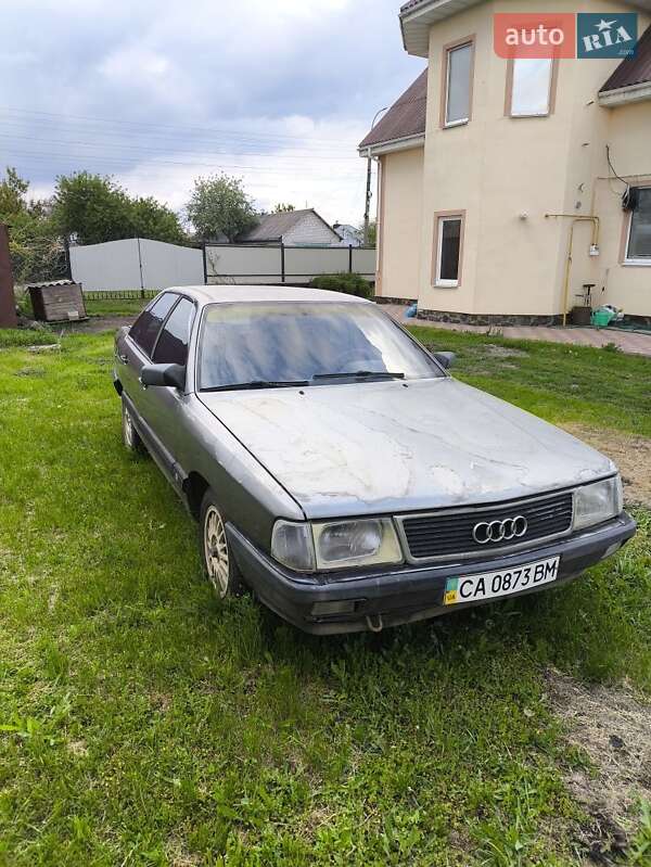 Седан Audi 100 1987 в Смеле