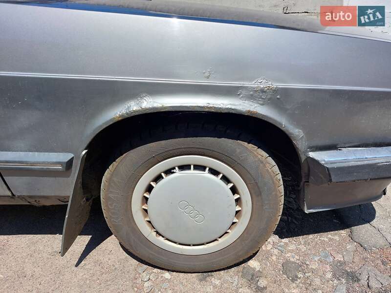 Седан Audi 100 1982 в Черкассах