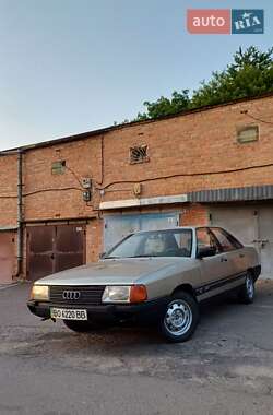 Седан Audi 100 1986 в Ровно