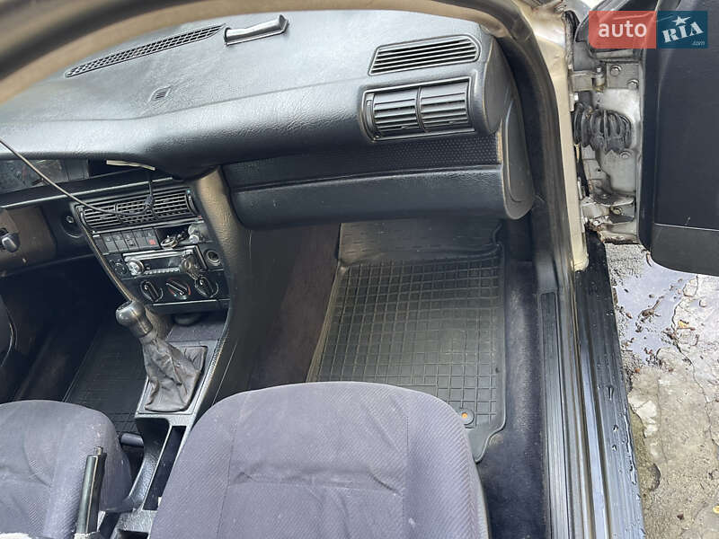 Седан Audi 100 1992 в Киеве