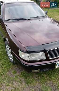 Седан Audi 100 1991 в Кельменцах