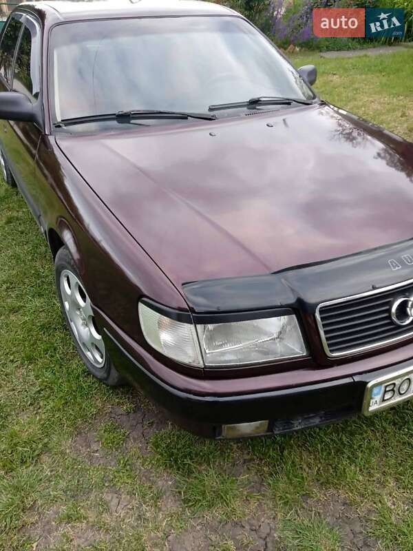 Седан Audi 100 1991 в Кельменцях
