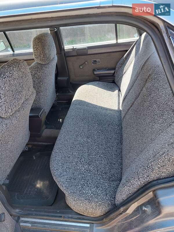 Седан Audi 100 1982 в Черкассах