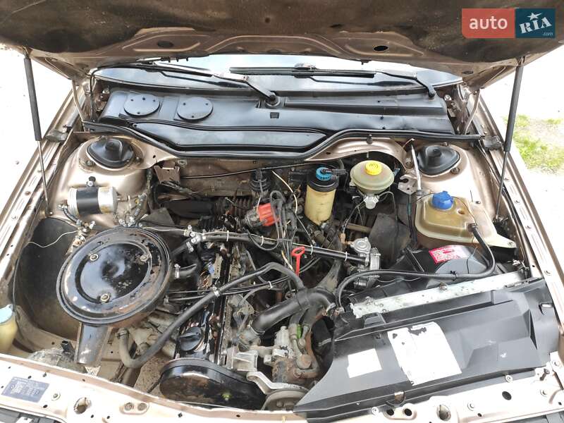 Универсал Audi 100 1989 в Глухове