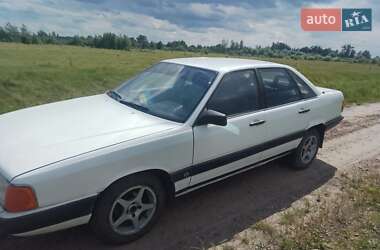 Седан Audi 100 1985 в Ратному