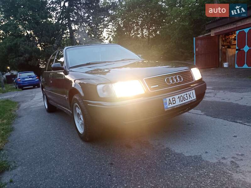 Седан Audi 100 1992 в Немирові