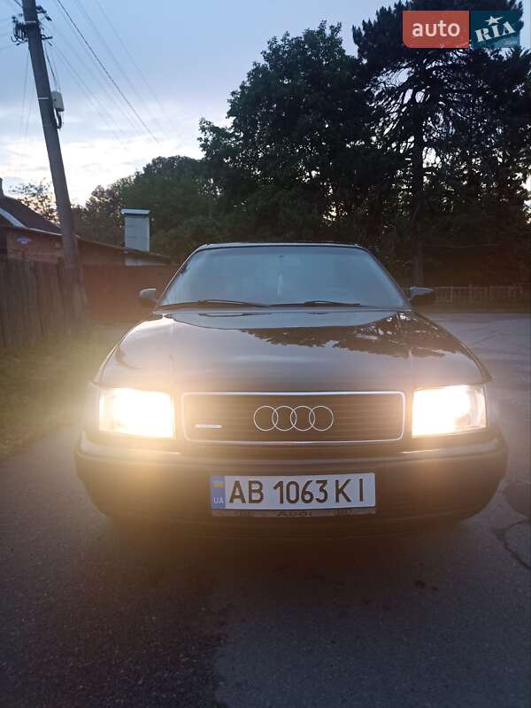 Седан Audi 100 1992 в Немирові