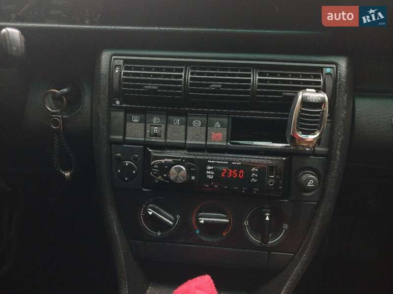 Седан Audi 100 1991 в Бережанах