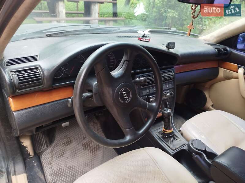 Седан Audi 100 1991 в Бобрке
