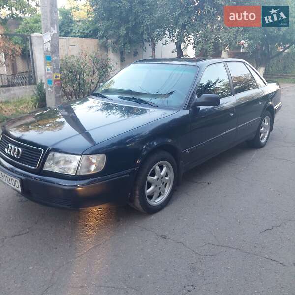 Седан Audi 100 1992 в Днепре