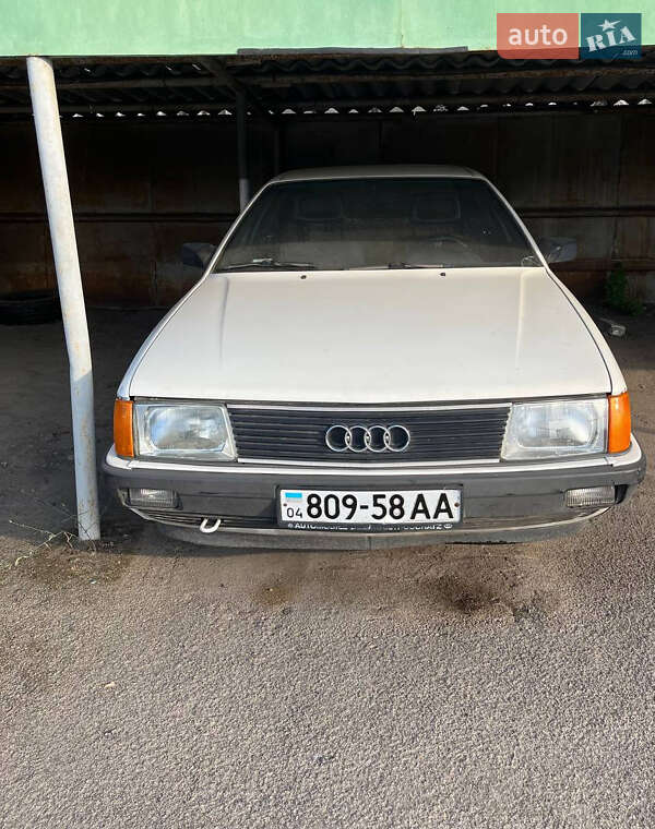 Седан Audi 100 1985 в Каменском