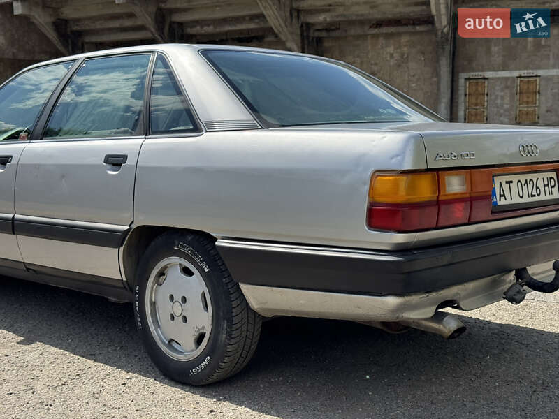 Седан Audi 100 1984 в Ивано-Франковске
